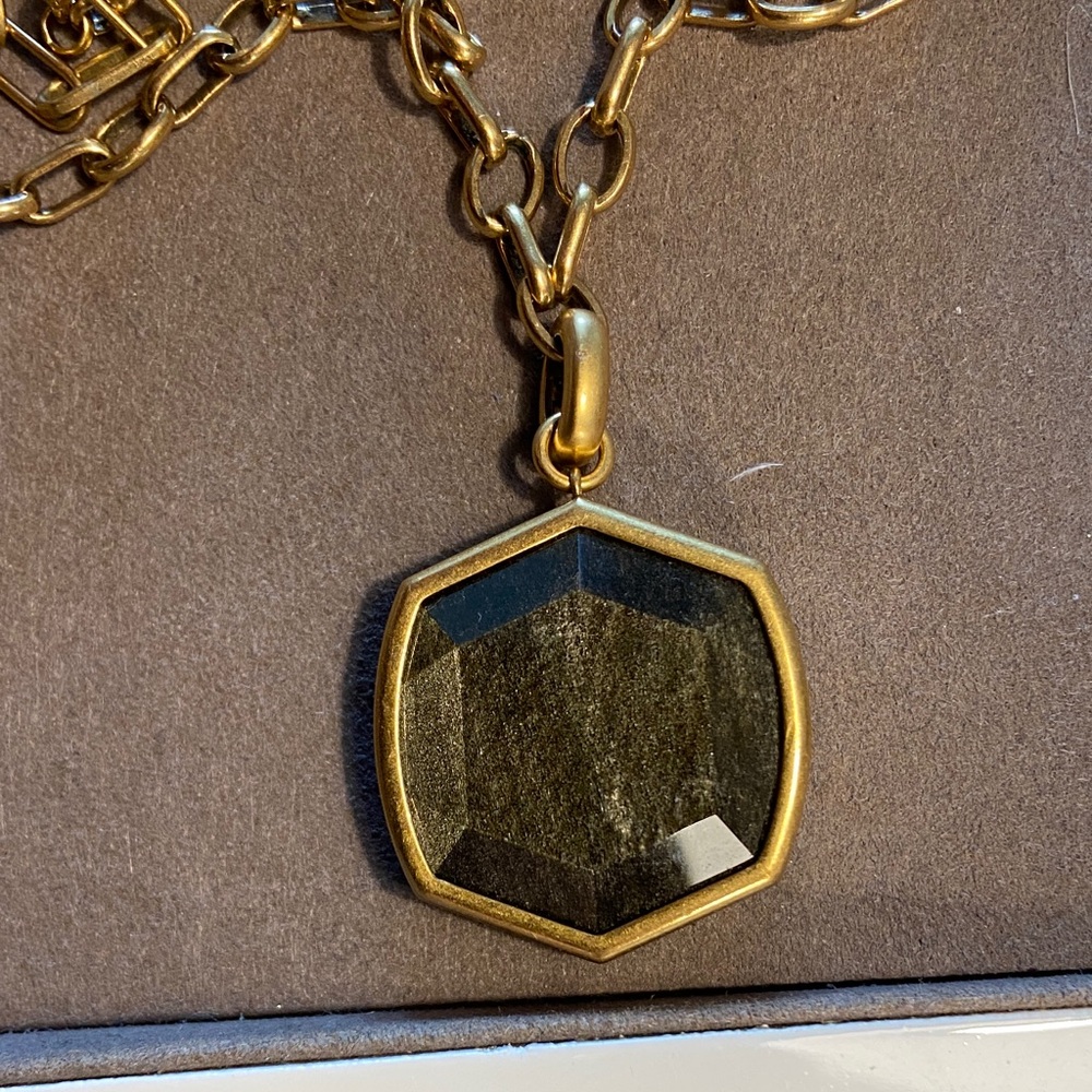 Kendra Scott Elegant Gold Necklace with Black Pendant - Picture 4 of 4